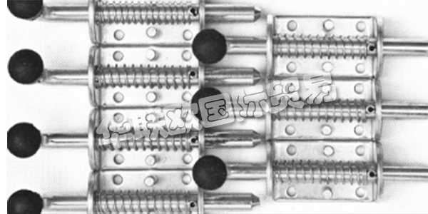 意大利RECO主要產(chǎn)品：RECO螺栓，氣桿等。RECO易于在工業(yè)車輛市場中移動，是所有大小型工業(yè)車輛和卡車零件制造商的恒定商業(yè)參考。豐富的備件經(jīng)驗和深厚的創(chuàng)新生產(chǎn)和研究技能豐富了其銷售人員的廣泛和多樣化的產(chǎn)品組合，以展示與公司和主要國際活動的直接會議的專業(yè)知識。