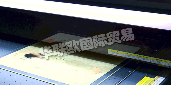 德國PLANISTAR主要產(chǎn)品：PLANISTAR燈具、熒光燈等。PLANISTAR自1983年以來，他們的團隊一直致力于照明技術和照明產(chǎn)品。他們制造了帶鹵素燈的平面背光。他們已經(jīng)掌握了這項光技術的知識和專利，甚至在邊緣照明進入許多顯示器和背光之前。